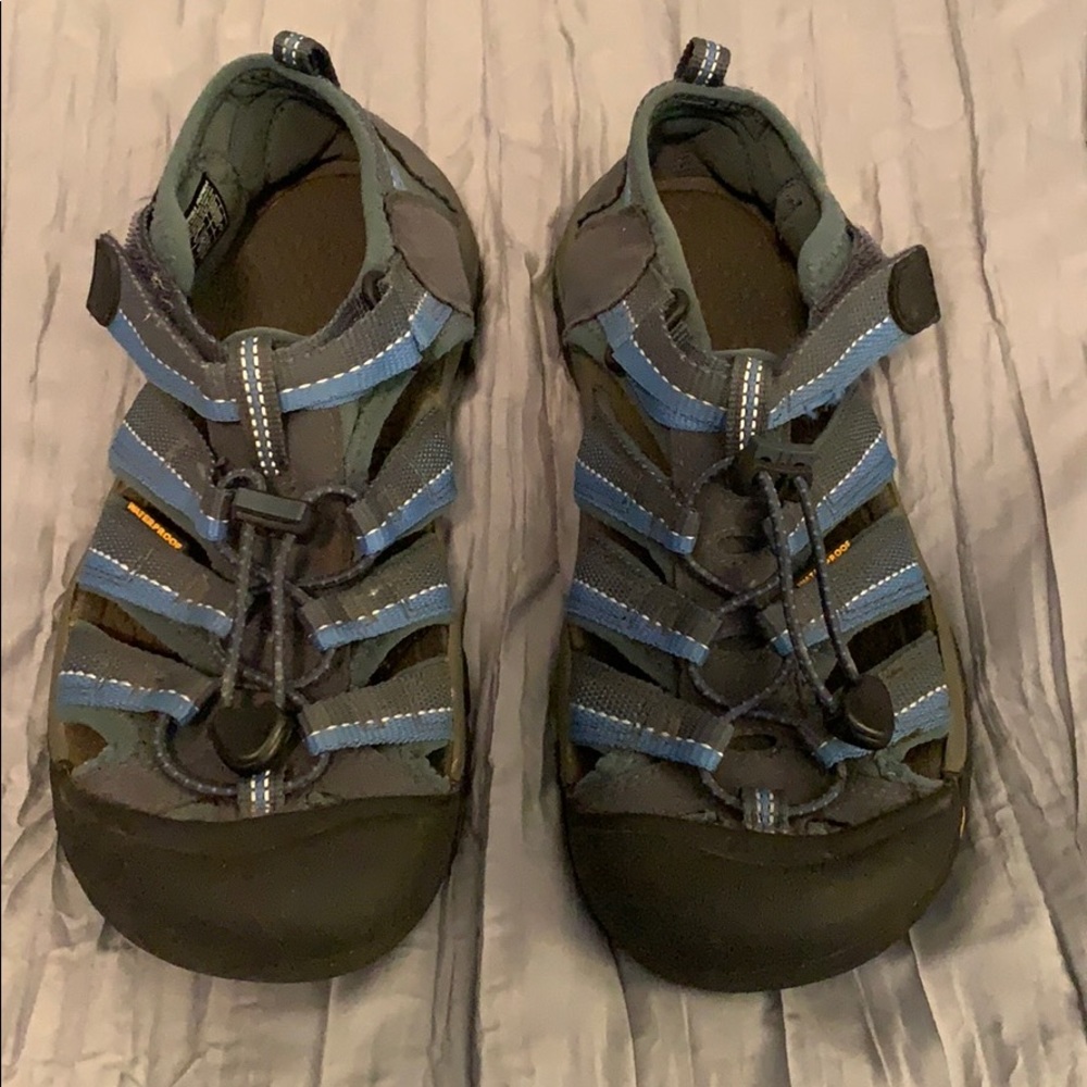 KEEN boys blue/grey waterproof shoes